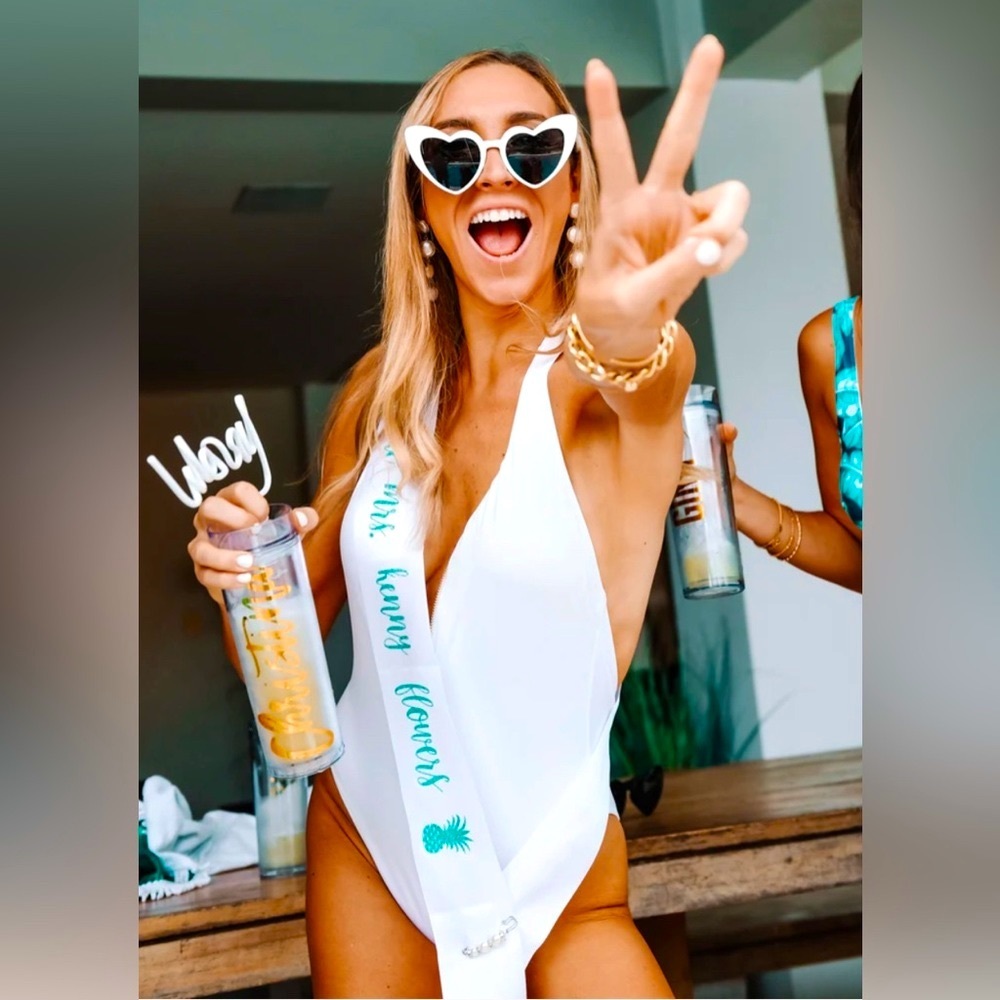 NEW! Kenny Flowers The Santorini Gold Zipper One Piece Swimsuit White SZ S, M, L - Picture 5 of 16